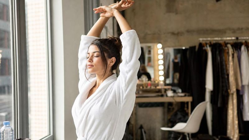 Backstage models rely on these 5 morning cortisol habits for calmer skin, smoother lines, and steadier on-camera energy