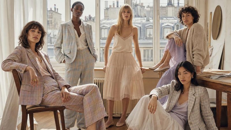 This Chloé Resort 2027 lookbook with Alexa Chung maps the new way models get seen before Fashion Week