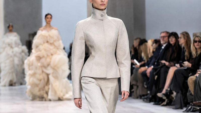 Jil Sander Spring 2027 in Milan: Visible Seams, Fragile Perfection and the Casting Buyers Are Watching Closely